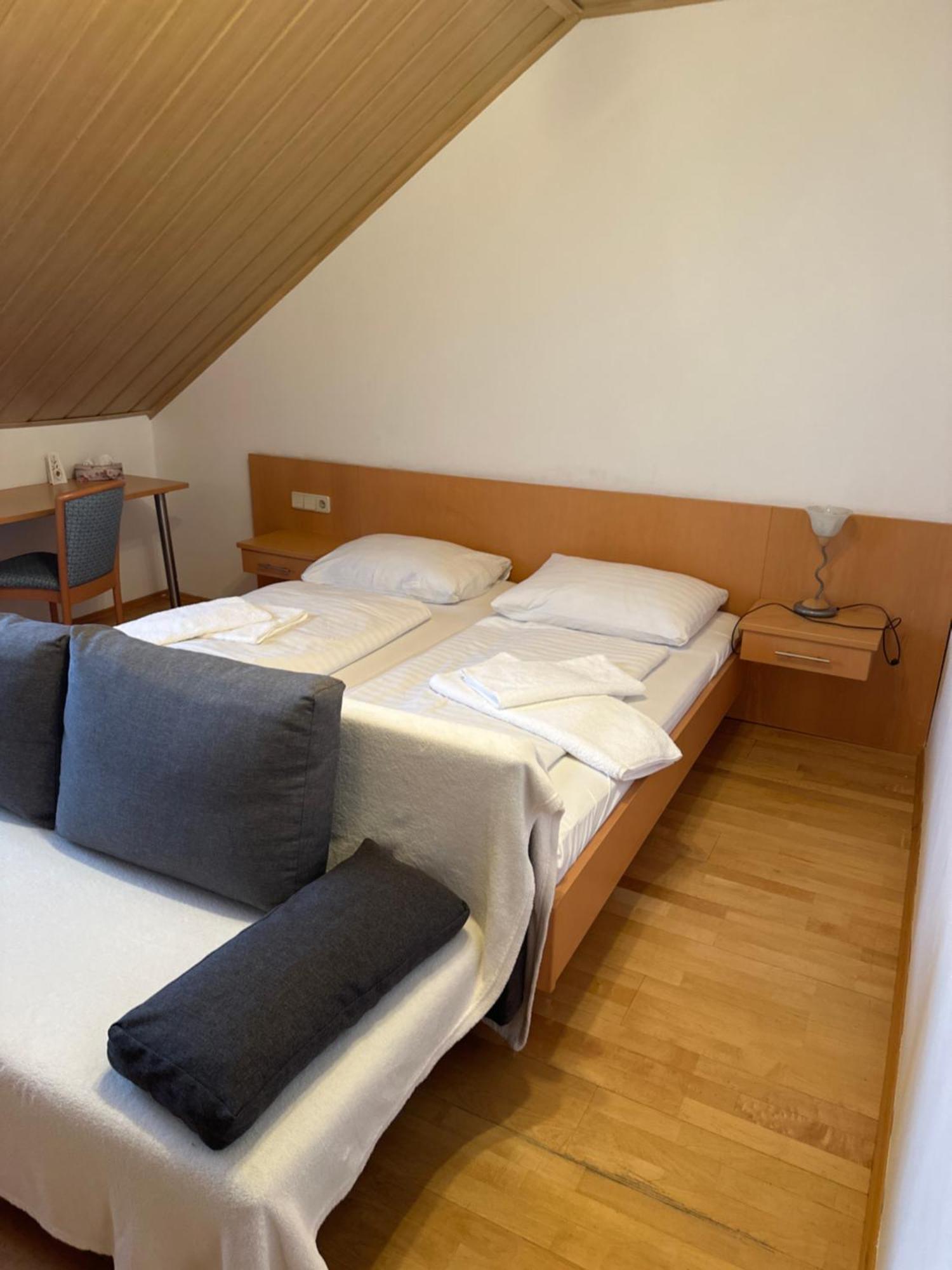 Havanna Pension Sankt Polten Bagian luar foto