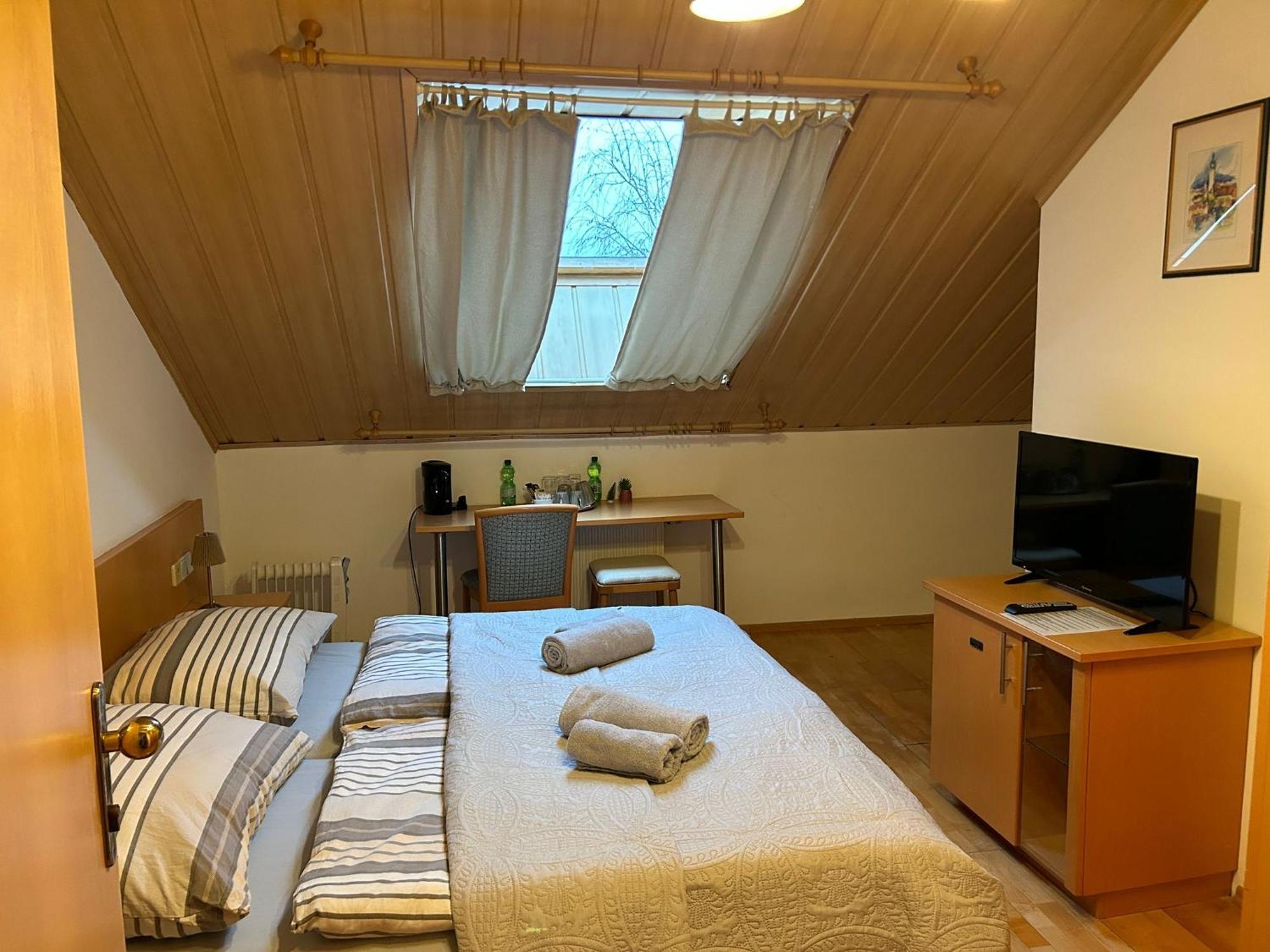 Havanna Pension Sankt Polten Bagian luar foto