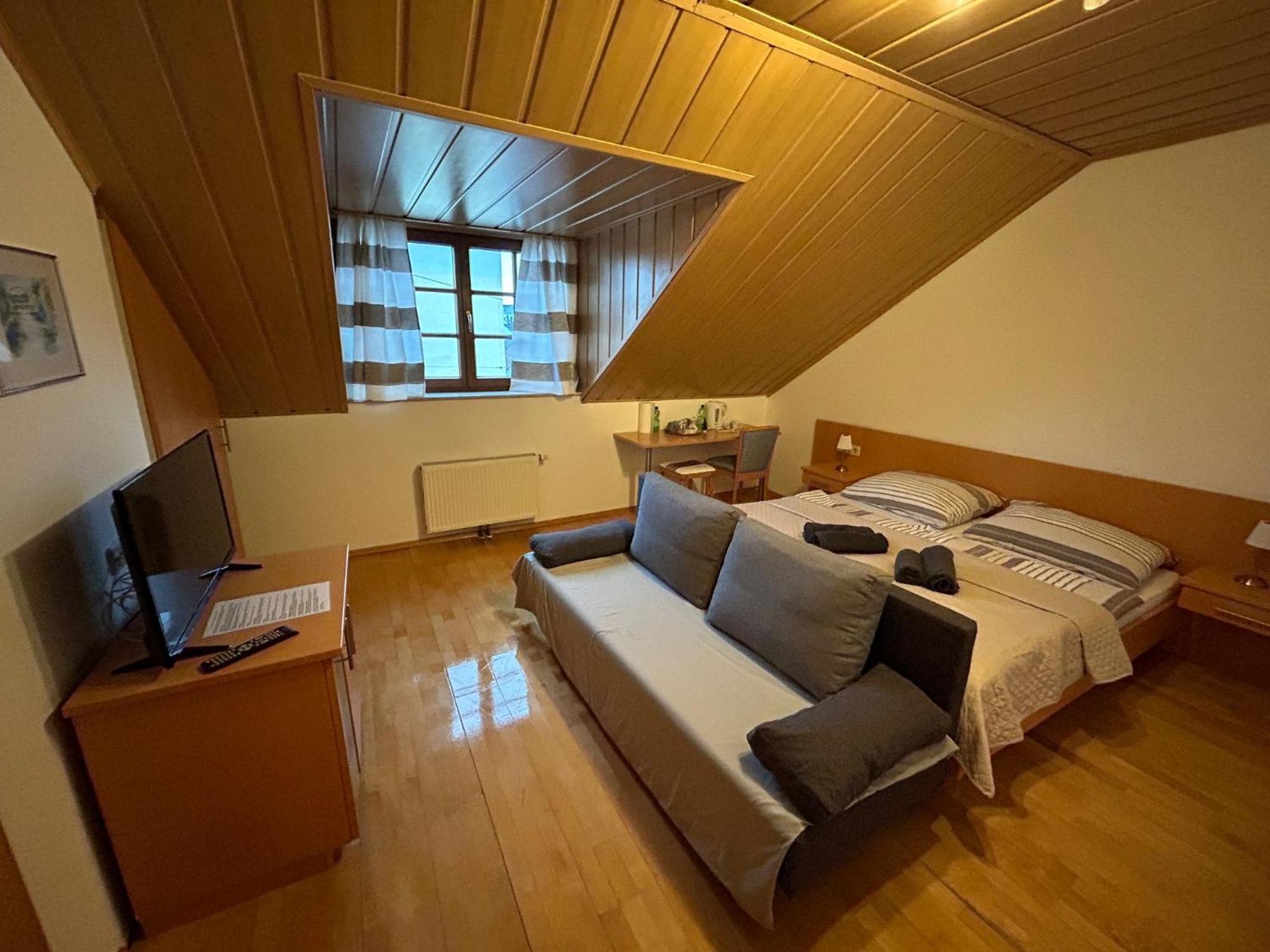 Havanna Pension Sankt Polten Bagian luar foto
